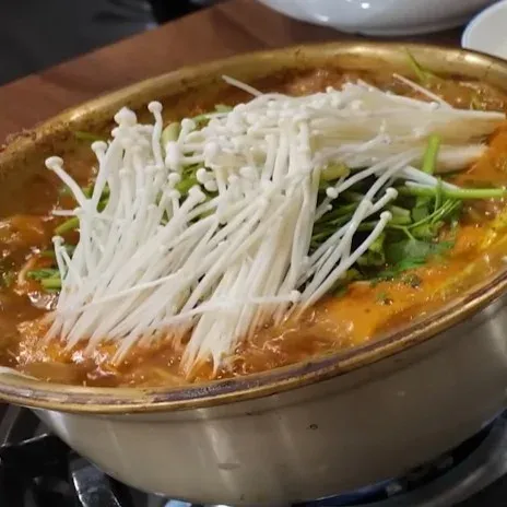 연지민물매운탕칼국수