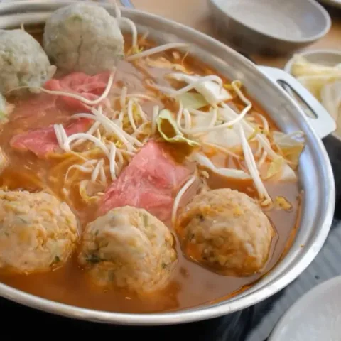 본가 만두전골전문점